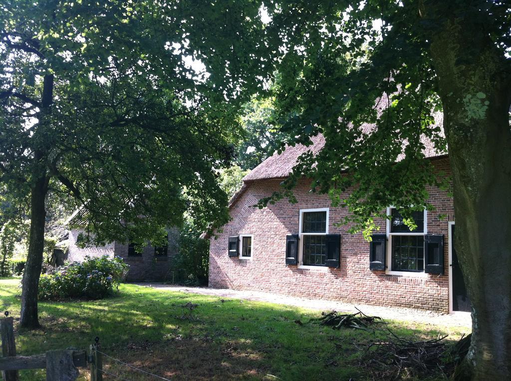 Hotel Aan De Dwarsweg Uffelte Exterior foto